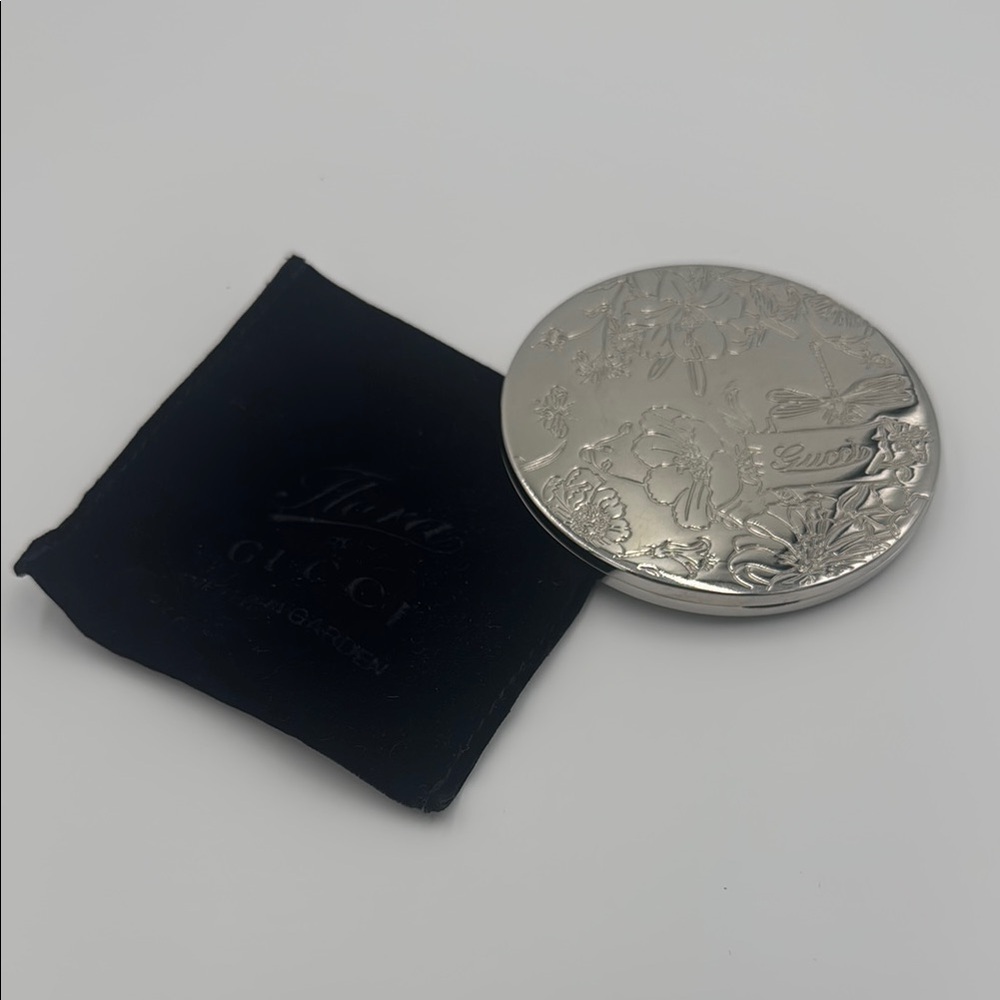 Gucci Silver Compact Mirror with Original Dust Bag and Box - NIB